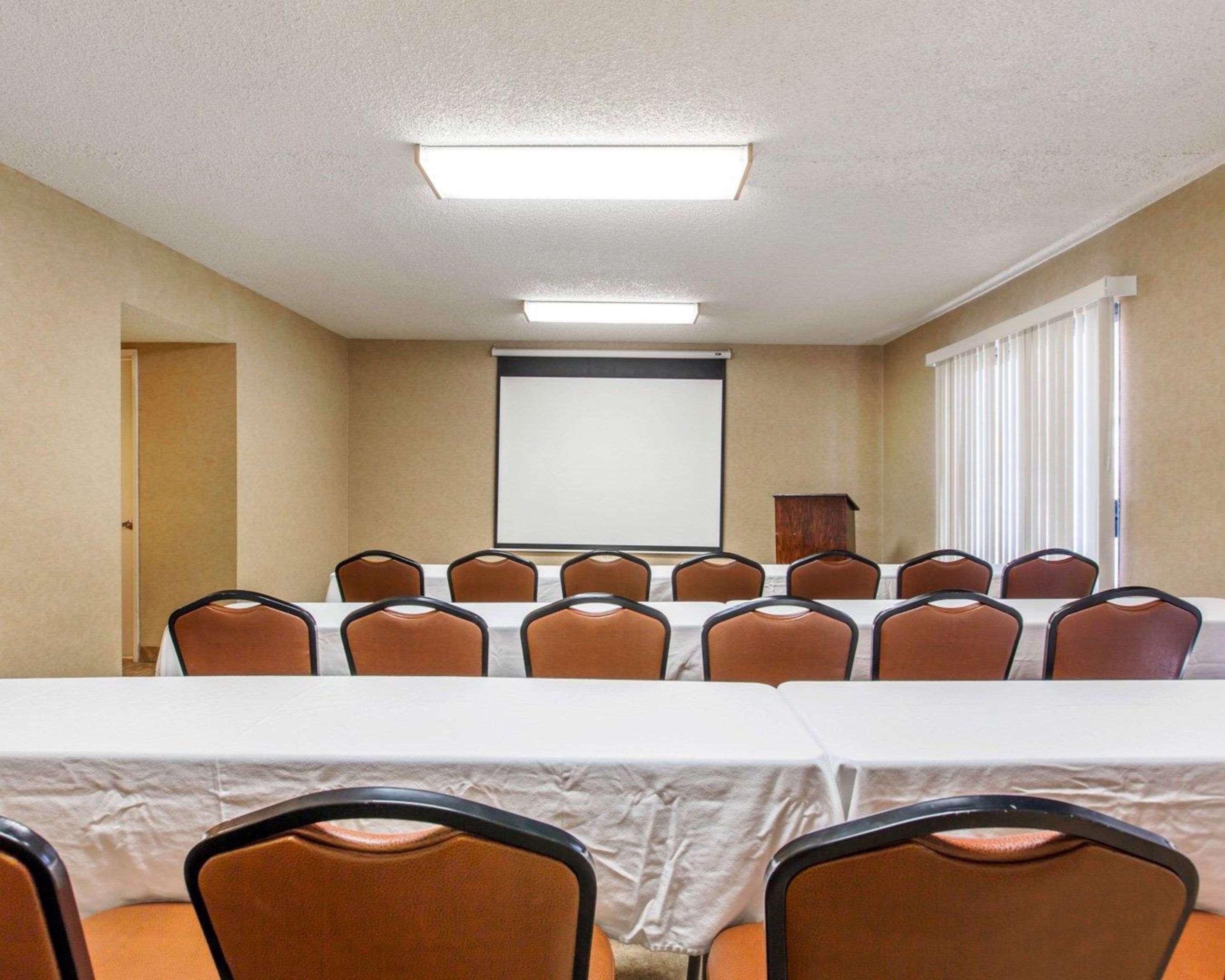 Comfort Inn & Suites Moreno Valley Near March Air Reserve Base Kültér fotó